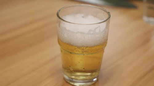 醫(yī)生提醒 三種易升高尿酸的飲品，不想痛風(fēng)臨門，平時最好少喝