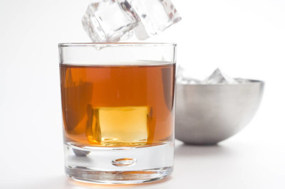 含酒精飲料與冰塊 交融的藝術(shù)與科學(xué)